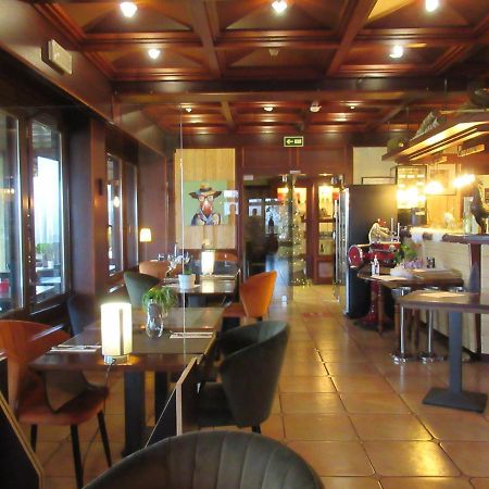 Hotel Restaurant N 4 Martelange Bagian luar foto
