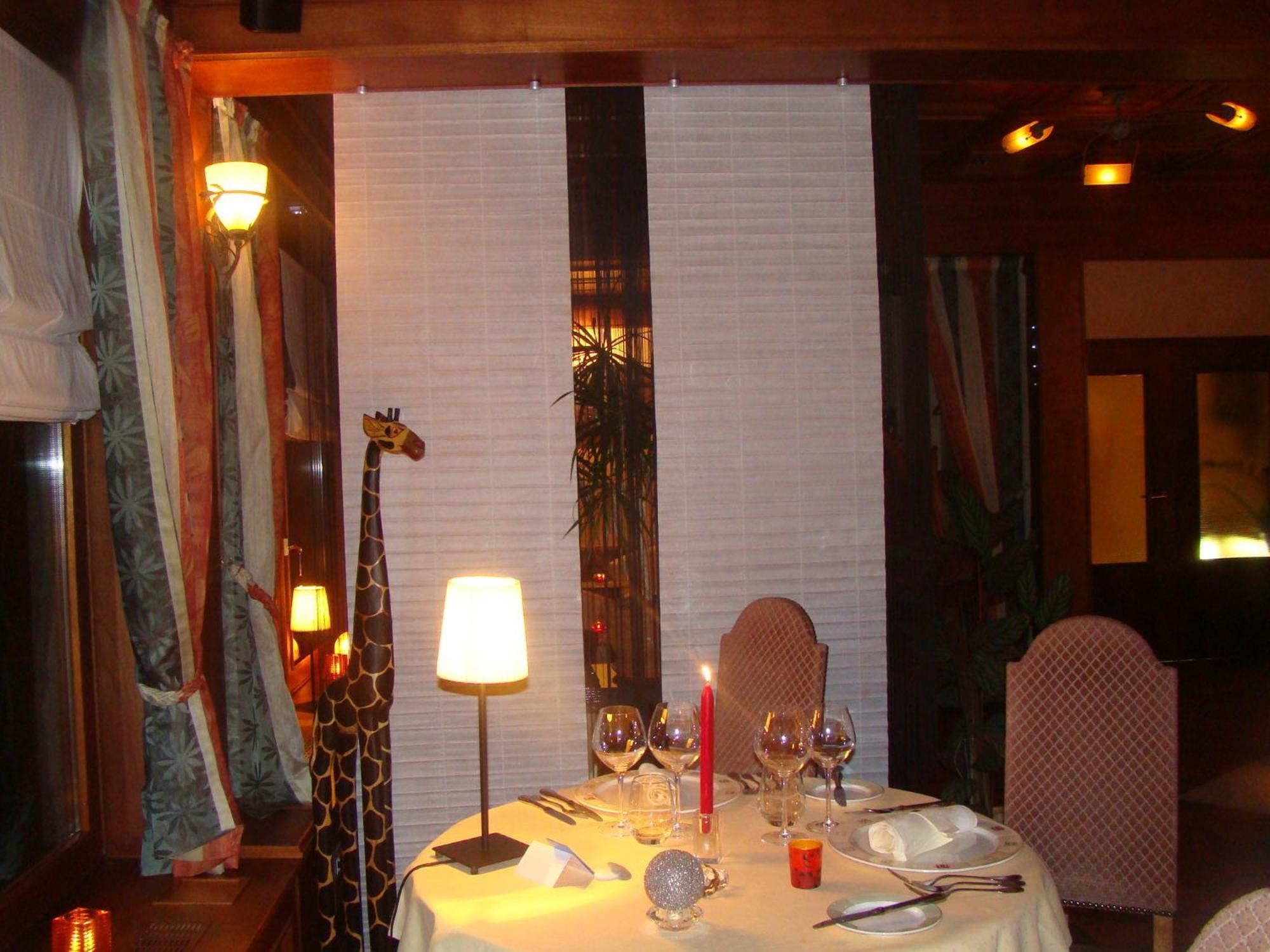 Hotel Restaurant N 4 Martelange Bagian luar foto