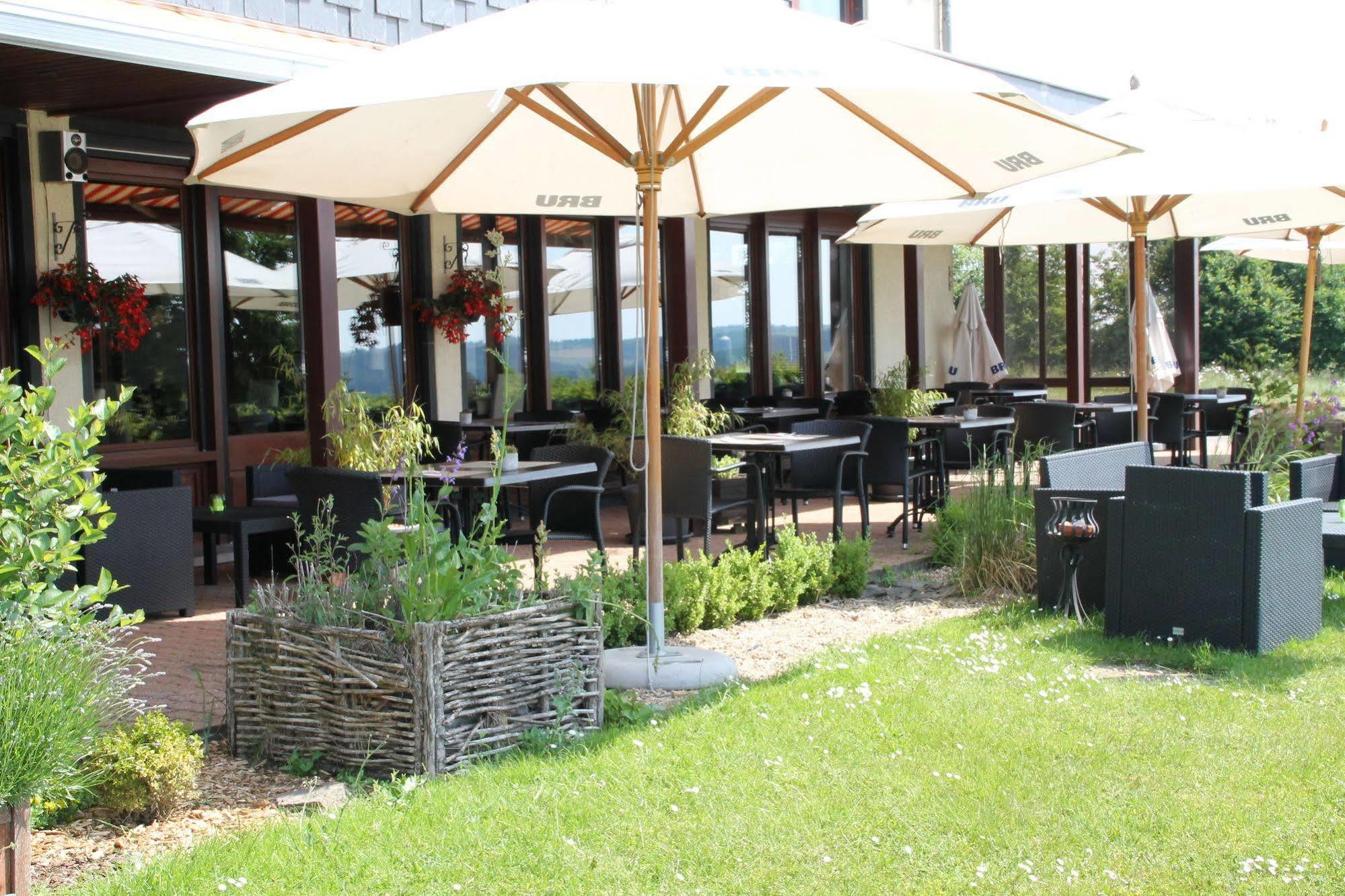 Hotel Restaurant N 4 Martelange Bagian luar foto